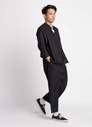 KAAREMUnisex Linen Wholegrain Button-Up Shirt - Black - Image 15